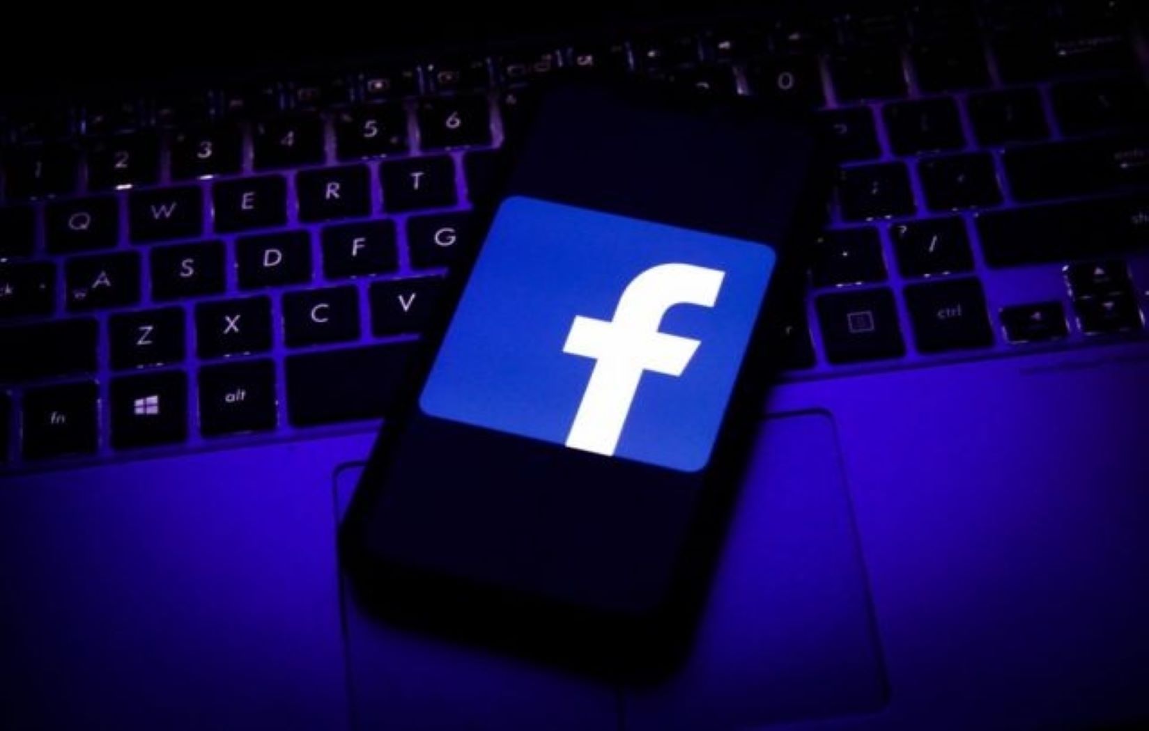 تهديد كبير لأرباح فيسبوك بسبب مستخدمي آيفون في أمريكا